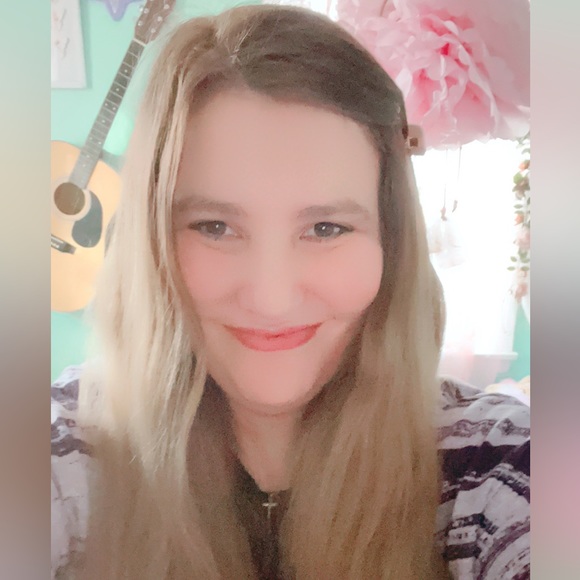 ashleylatour26